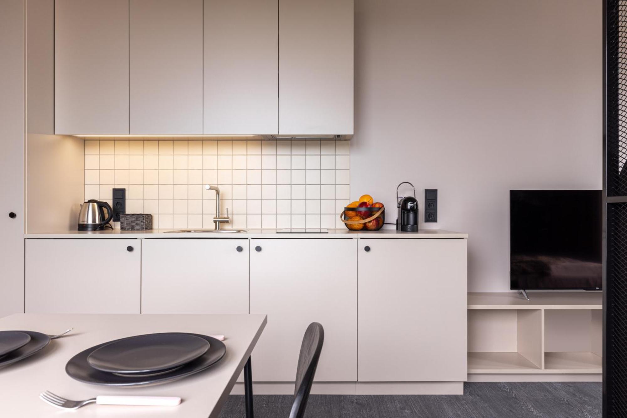 Hugo Apartment Hotel Тарту Экстерьер фото